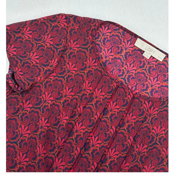 Loft Petites Tops - Loft Petites Red Burgundy Floral Round Neck Pleated Front Cap Sleeve Top SP